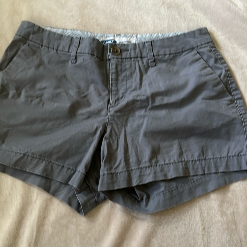 Old Navy Grey Size 4 Everyday Short